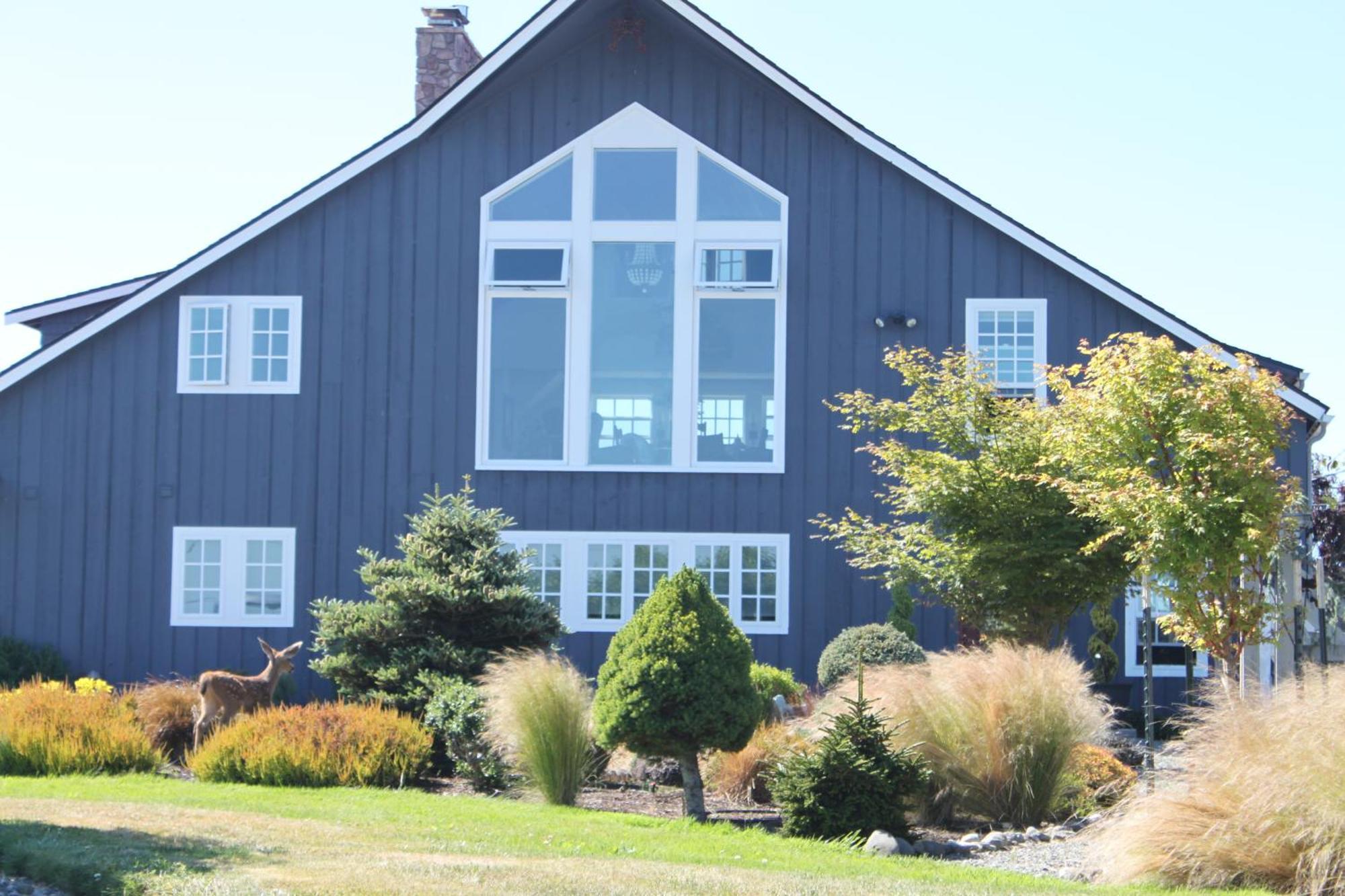 Dungeness Barn House Bed And Breakfast At Two Crows Farm Sequim Exteriér fotografie
