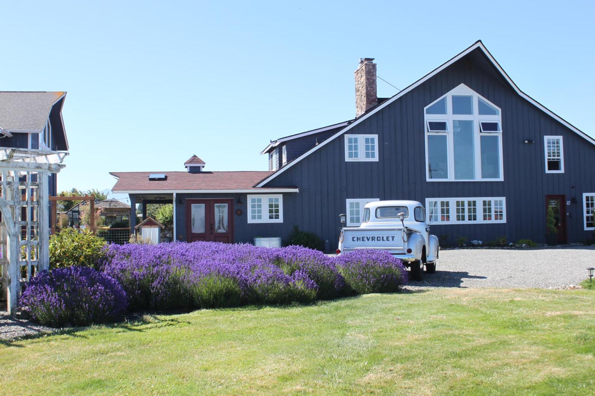 Dungeness Barn House Bed And Breakfast At Two Crows Farm Sequim Exteriér fotografie