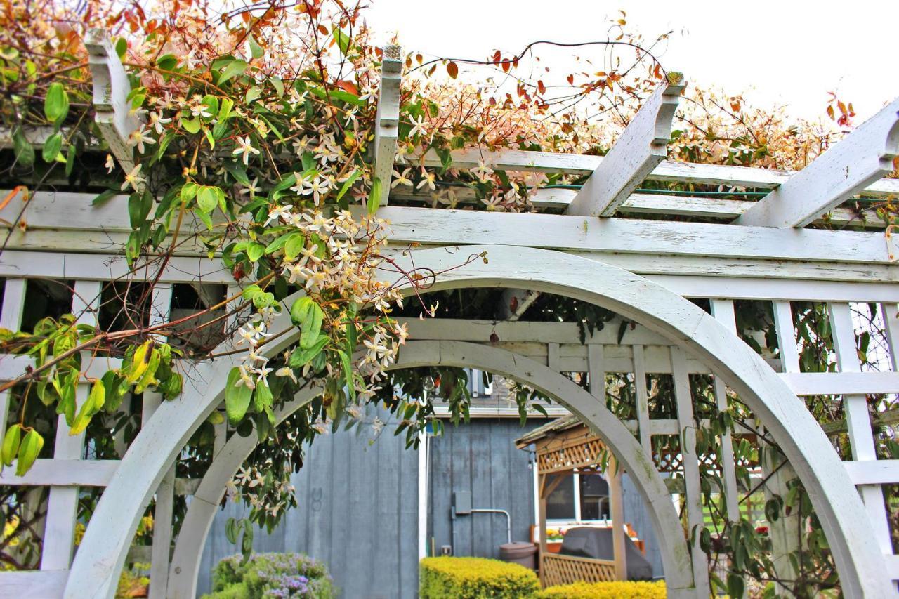 Dungeness Barn House Bed And Breakfast At Two Crows Farm Sequim Exteriér fotografie
